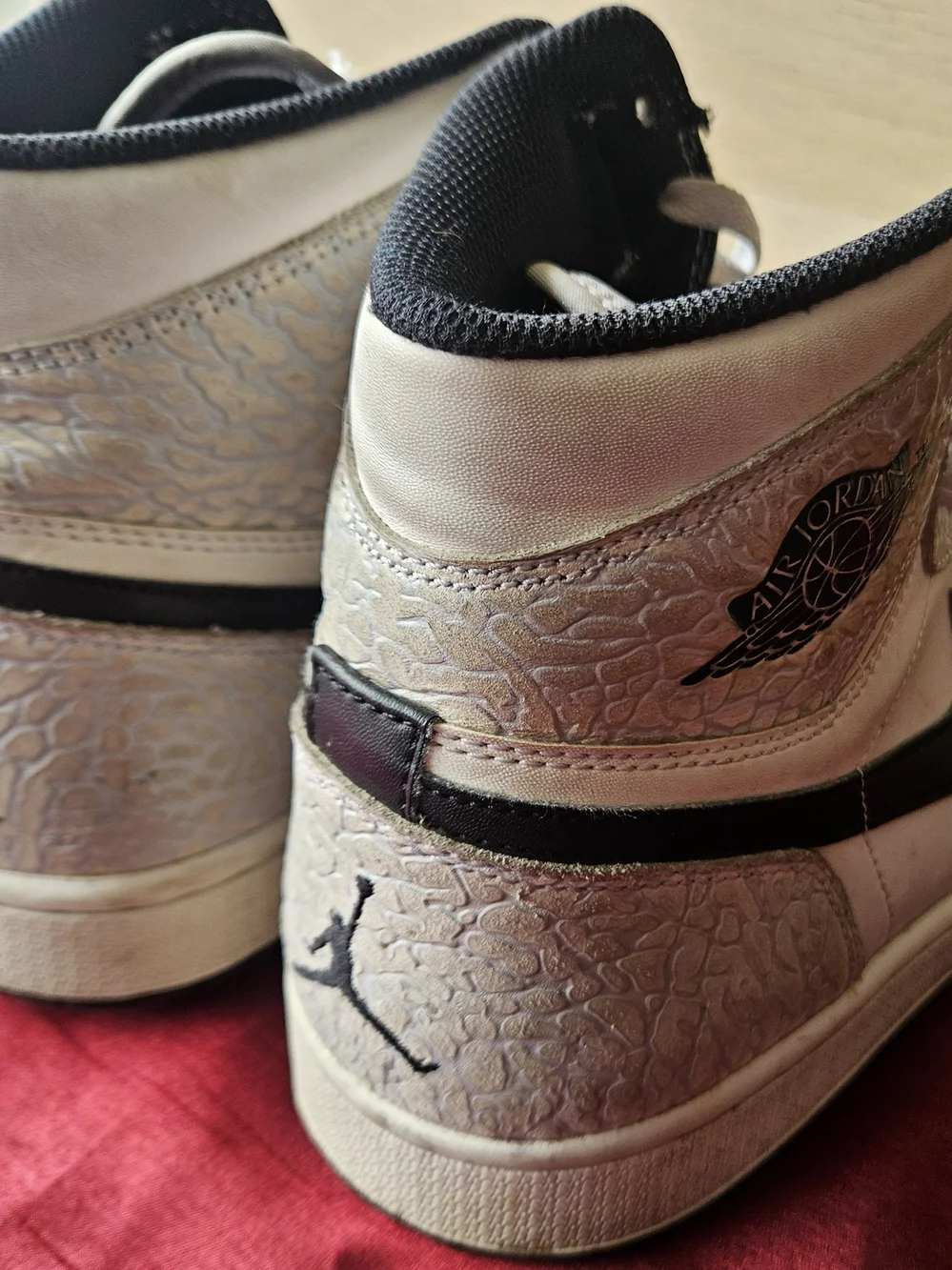 Air Jordan 1 Retro High Top White Elephant Print Adult 11 Shoes Sneakers RARE!